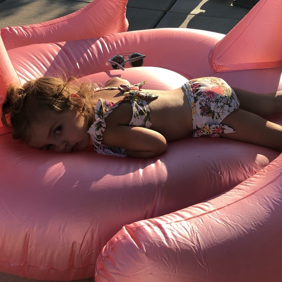 Jessica Simpson toddler 2 piece swimsuit - 24 months - Picture 8 of 8